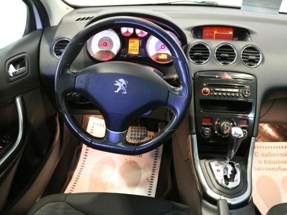 Peugeot 308, 1.6 л, АТ, 2013 фото 2