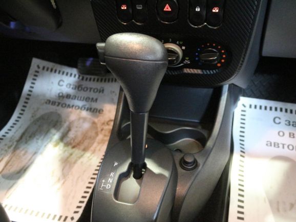 Renault Sandero, 1.6 л, АТ, 2012 фото 1