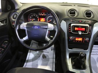 Ford Mondeo, 2.0 л, МКПП, 2012 фото 2