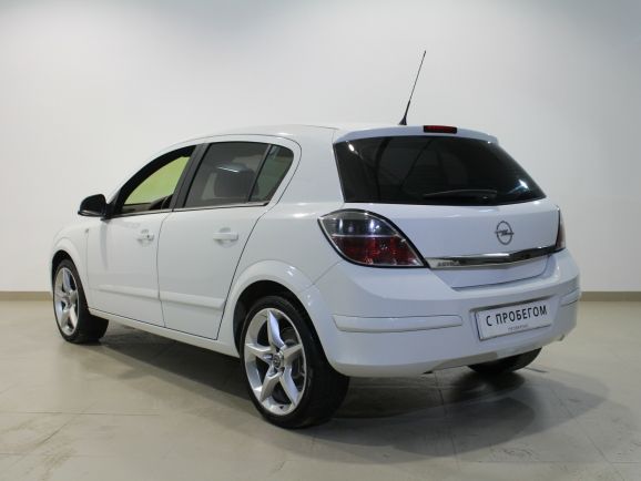 Opel Astra, 1.6 л, Робот, 2011 фото 6