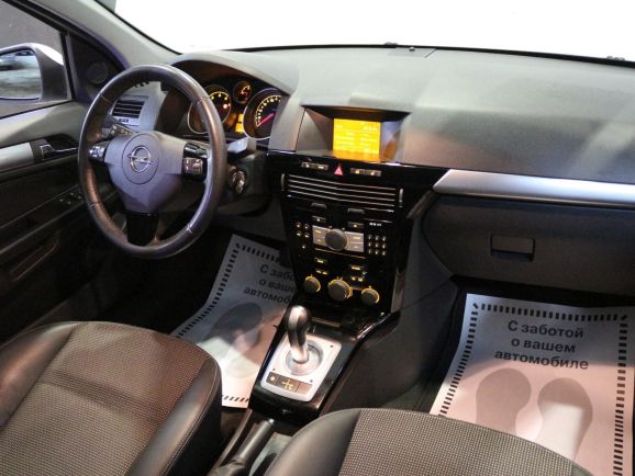 Opel Astra, 1.6 л, Робот, 2011 фото 7