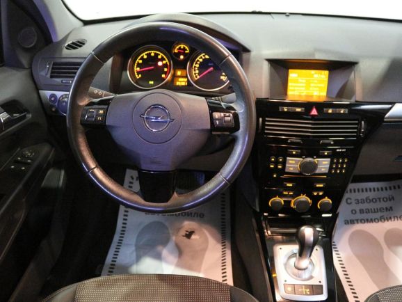Opel Astra, 1.6 л, Робот, 2011 фото 2