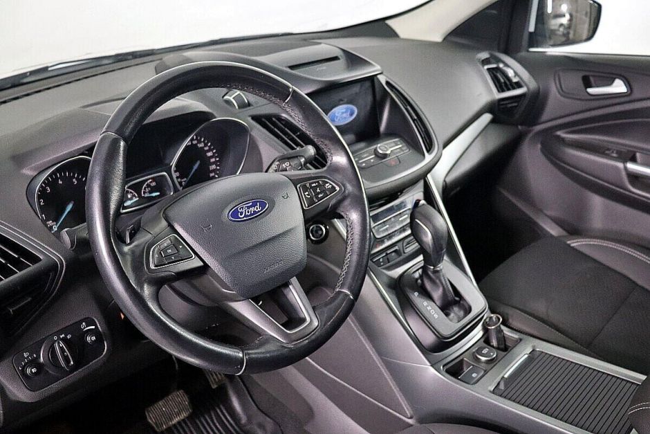 Ford Kuga, 2.5 л, АТ, 2017 фото 7