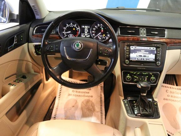 Skoda Superb, 1.8 л, Робот, 2011 фото 2