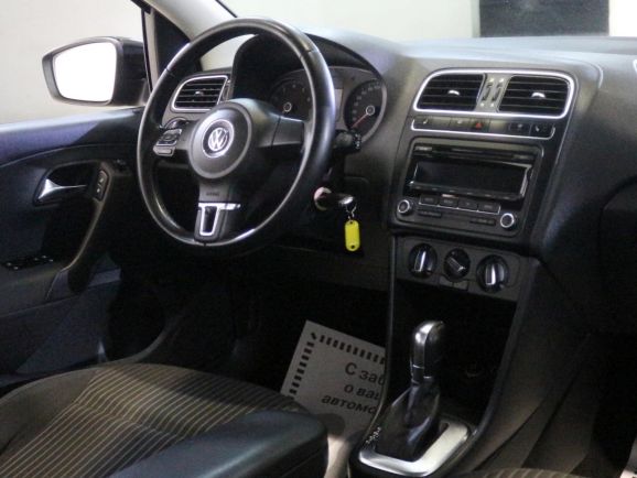 Volkswagen Polo, 1.6 л, АТ, 2012 фото 1