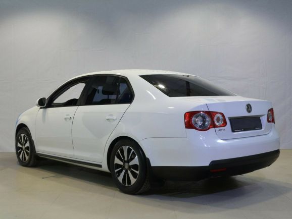 Volkswagen Jetta, 1.6 л, Робот, 2009 фото 2