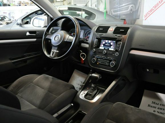 Volkswagen Jetta, 1.6 л, Робот, 2009 фото 1