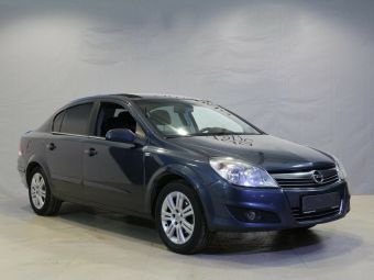 Opel Astra, 1.8 л, АКПП, 2012 фото 4