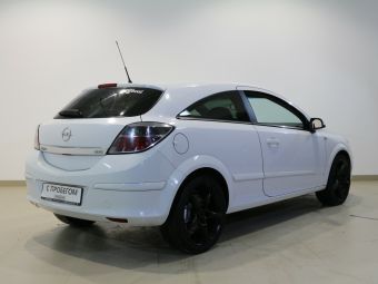 Opel Astra, 1.8 л, АКПП, 2011 фото 5