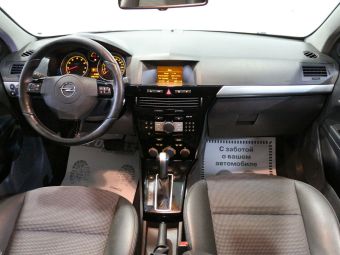 Opel Astra, 1.8 л, АКПП, 2011 фото 1