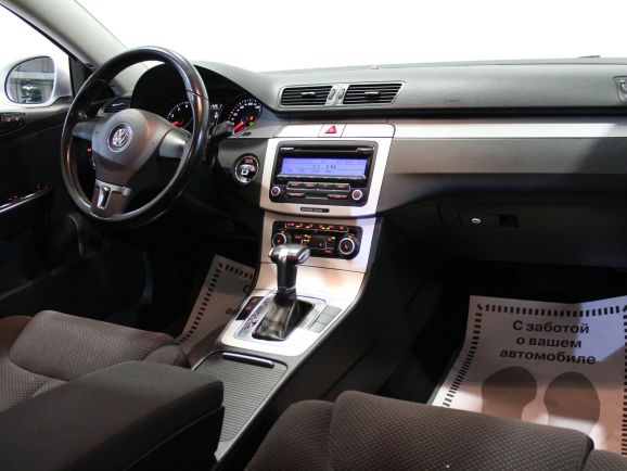 Volkswagen Passat, 2.0 л, Робот, 2008 фото 2