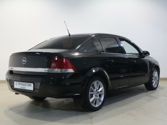 Opel Astra, 1.8 л, АКПП, 2011 фото 5