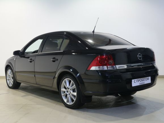 Opel Astra, 1.8 л, АТ, 2011 фото 6