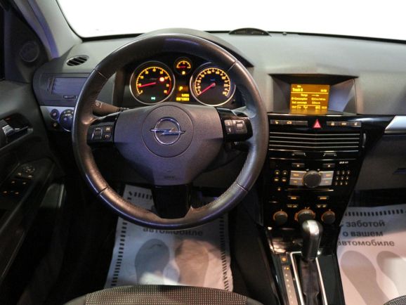Opel Astra, 1.8 л, АТ, 2011 фото 2