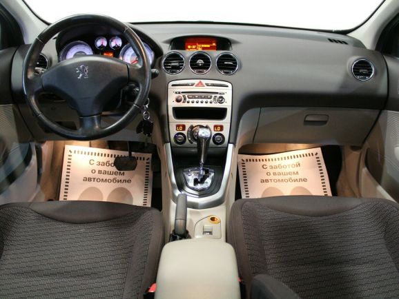 Peugeot 308, 1.6 л, АТ, 2011 фото 2