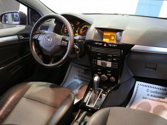Opel Astra, 1.8 л, АТ, 2010 фото 7