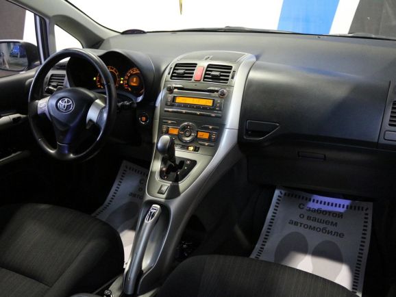 Toyota Auris, 1.6 л, Робот, 2007 фото 7
