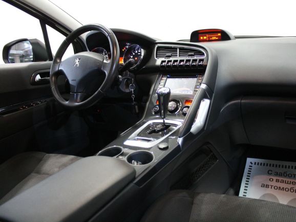 Peugeot 3008, 1.6 л, АТ, 2012 фото 1
