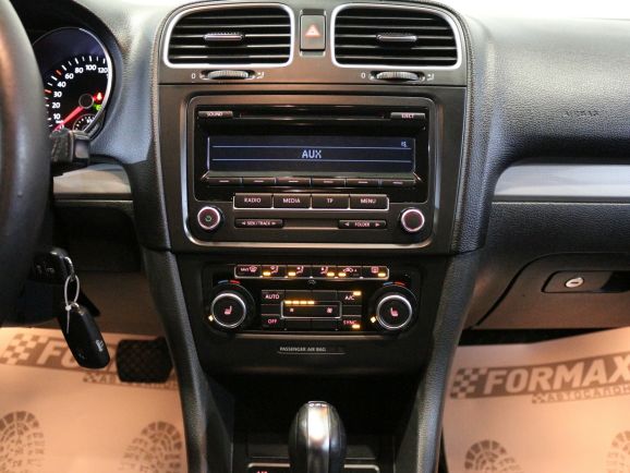 Volkswagen Golf, 1.4 л, Робот, 2011 фото 1