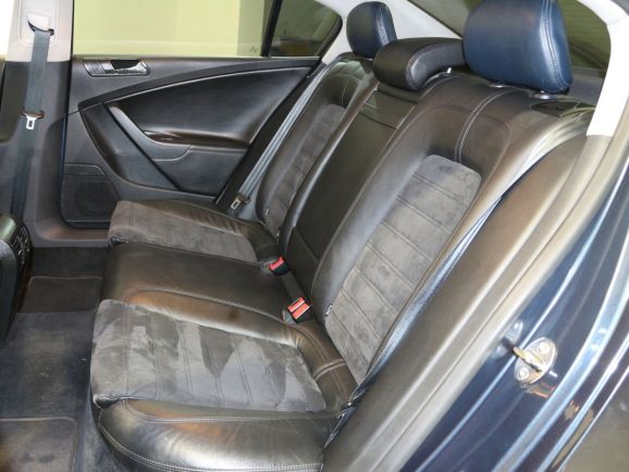 Volkswagen Passat, 2.0 л, Робот, 2008 фото 1