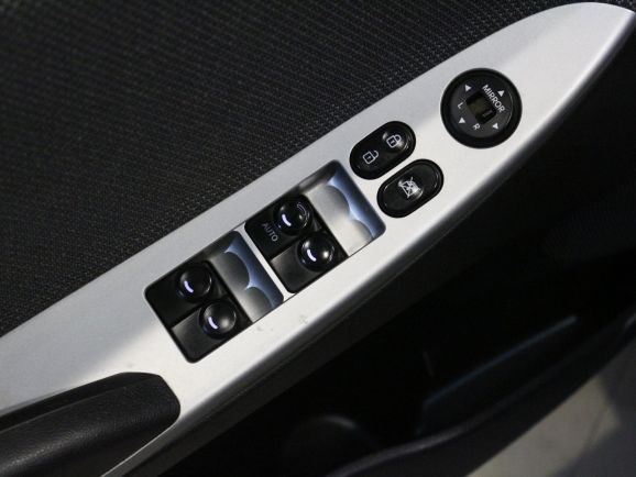 Hyundai Solaris Comfort, 1.6 л, МТ, 2013 фото 1