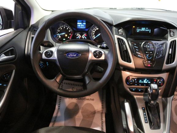 Ford Focus, 1.6 л, Робот, 2011 фото 2