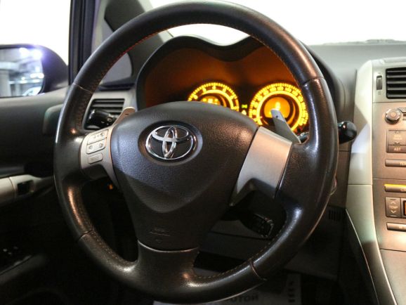 Toyota Auris, 1.6 л, Робот, 2007 фото 9