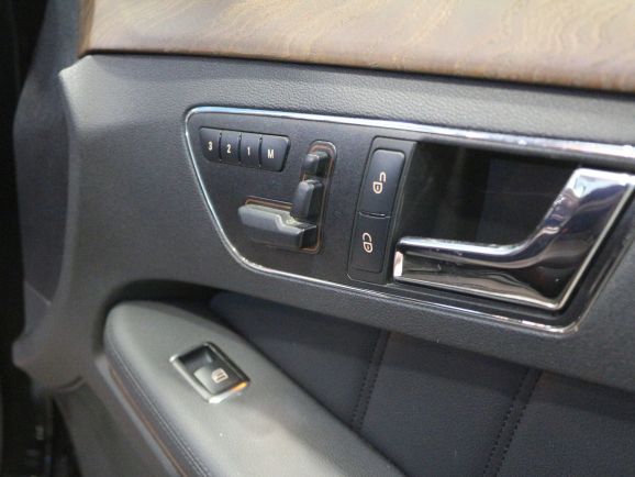 Mercedes-Benz E-Класс, 3.5 л, АТ, 2010 фото 18