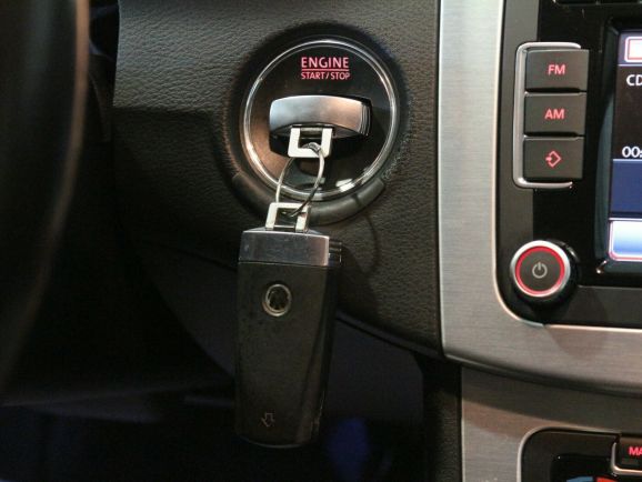 Volkswagen Passat CC, 1.8 л, Робот, 2010 фото 11