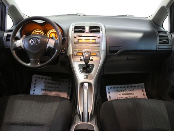 Toyota Auris, 1.6 л, Робот, 2009 фото 7