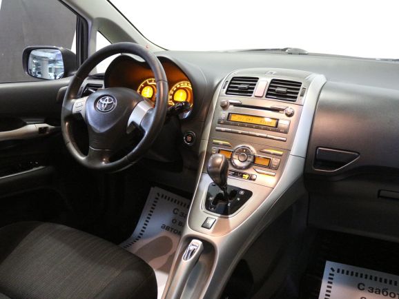 Toyota Auris, 1.6 л, Робот, 2009 фото 8