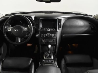 Infiniti FX, 3.7 л, АКПП, 2010 фото 9