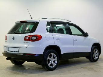 Volkswagen Tiguan, 2.0 л, АКПП, 2010 фото 4