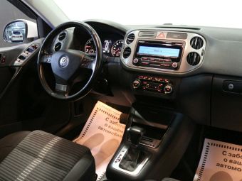 Volkswagen Tiguan, 2.0 л, АКПП, 2010 фото 8