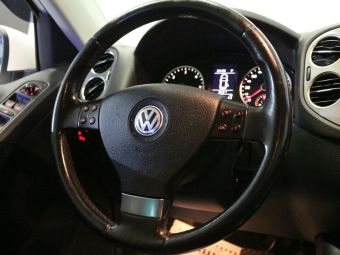 Volkswagen Tiguan, 2.0 л, АКПП, 2010 фото 10