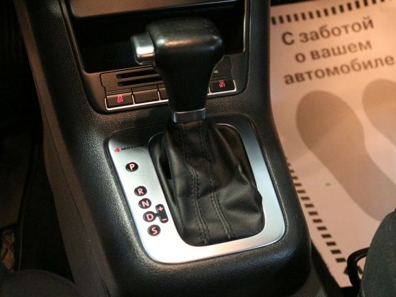 Volkswagen Tiguan, 2.0 л, АТ, 2010 фото 12
