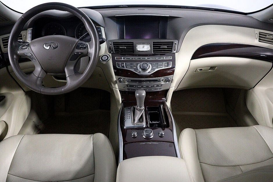 Infiniti M, 3.7 л, АТ, 2013 фото 9