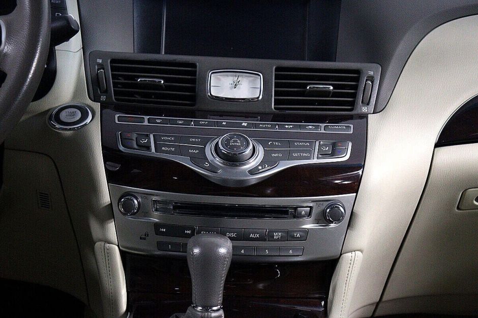 Infiniti M, 3.7 л, АТ, 2013 фото 10