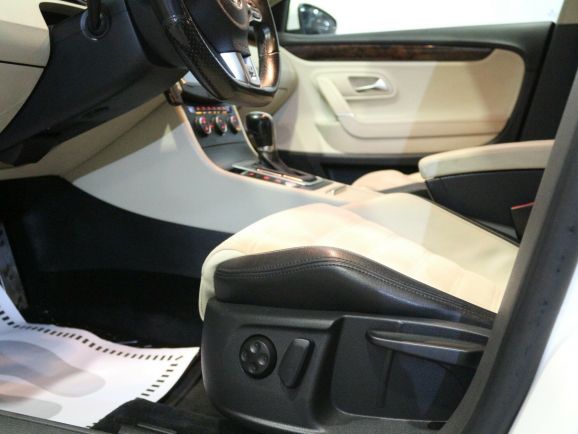 Volkswagen Passat CC Sport, 1.8 л, Робот, 2009 фото 11