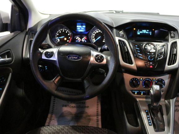 Ford Focus Titanium, 1.6 л, Робот, 2014 фото 9
