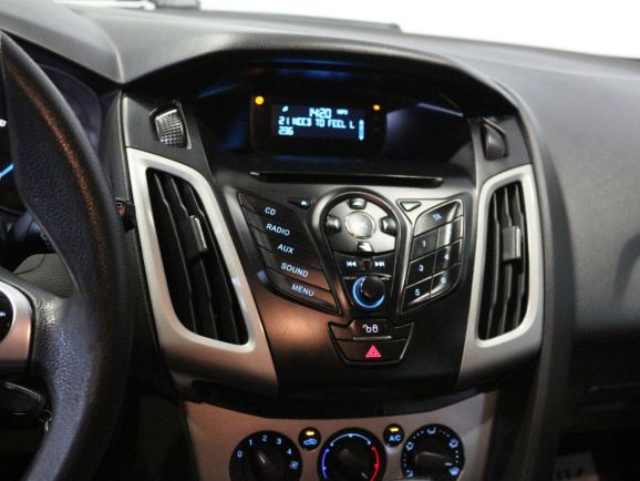 Ford Focus Titanium, 1.6 л, Робот, 2014 фото 2