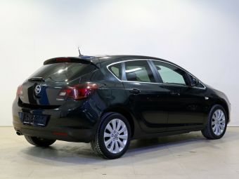 Opel Astra, 1.4 л, АКПП, 2011 фото 5