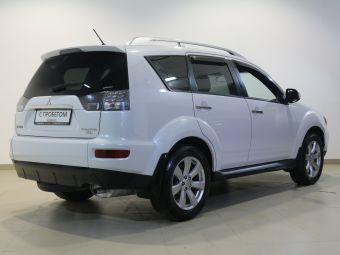 Mitsubishi Outlander Ultimate, 2.4 л, CVT, 2012 фото 4