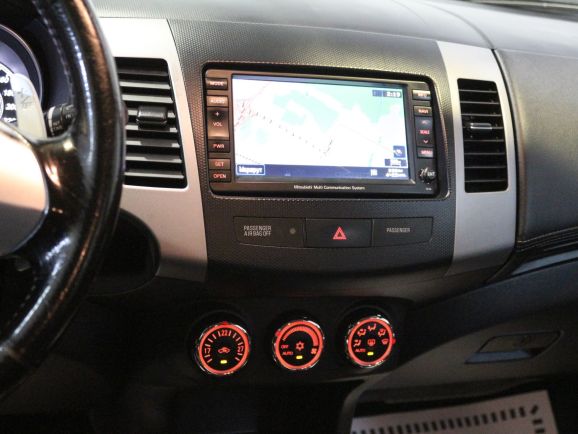 Mitsubishi Outlander Ultimate, 2.4 л, Вариатор, 2012 фото 13