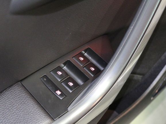 Opel Astra Cosmo, 1.6 л, АТ, 2011 фото 1