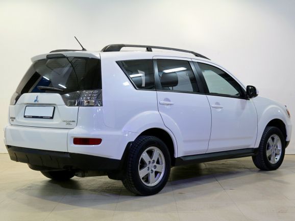 Mitsubishi Outlander Intense, 2.0 л, Вариатор, 2011 фото 4