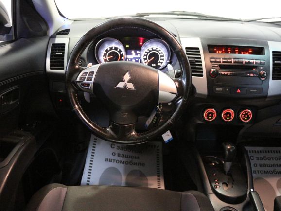 Mitsubishi Outlander Intense, 2.0 л, Вариатор, 2011 фото 9