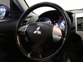 Mitsubishi Outlander Intense, 2.0 л, CVT, 2011 фото 10