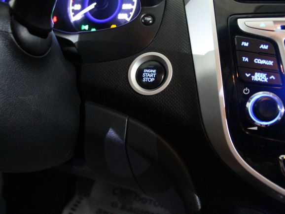 Hyundai Solaris Family, 1.6 л, АТ, 2011 фото 2