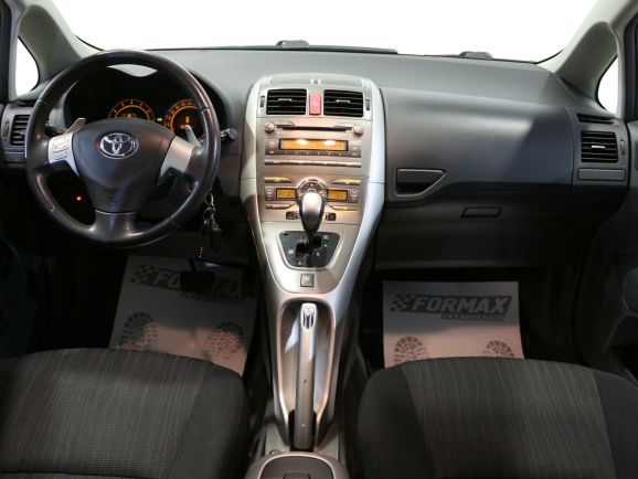 Toyota Auris, 1.5 л, Вариатор, 2009 фото 2